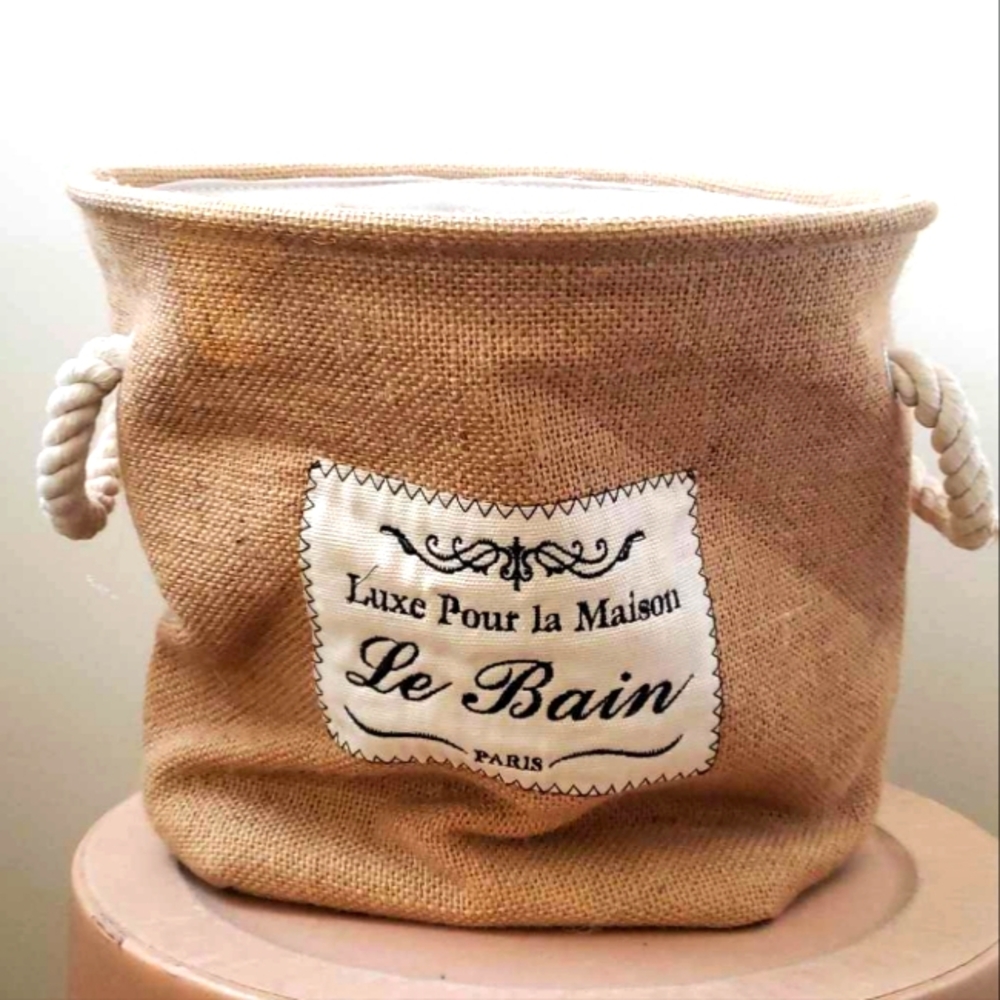 Woven storage bucket